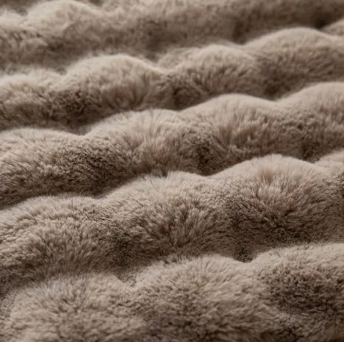 Coussin Mousseux Effet Peluche – Câlin visuel assuré