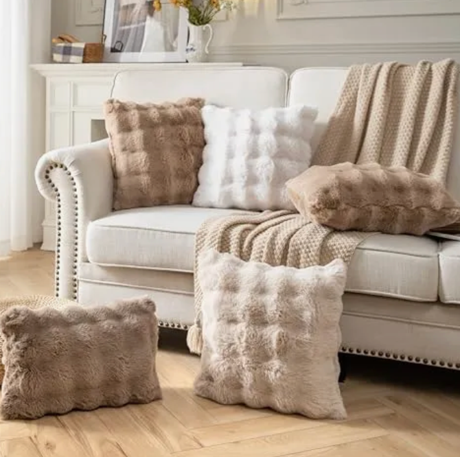 Coussin Mousseux Effet Peluche – Câlin visuel assuré